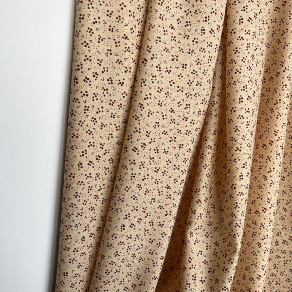 Itališkas vilnonis audinys su geometriniais raštais