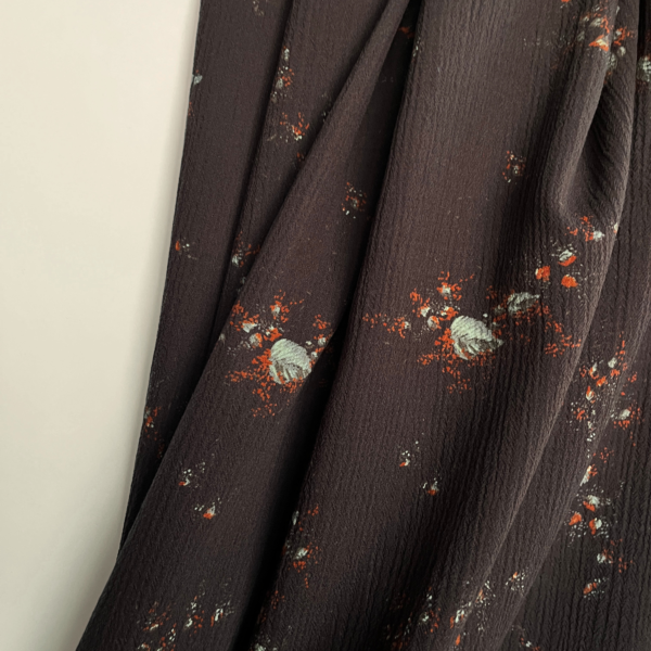 Itališkas vilnos gėlių raštų audinys